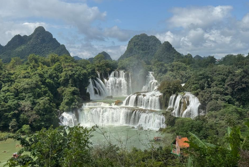 一瀑連中越！中國首個跨境旅游合作區(qū)正式運營